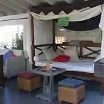 Pineda 2* نوخا