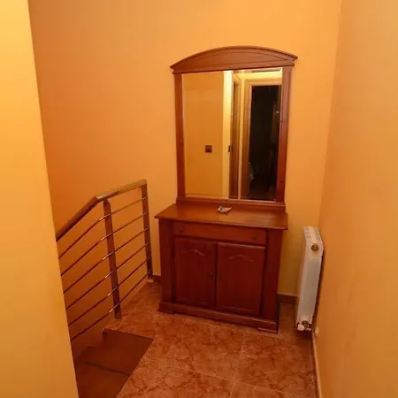 Pineda Πανσιόν 2*