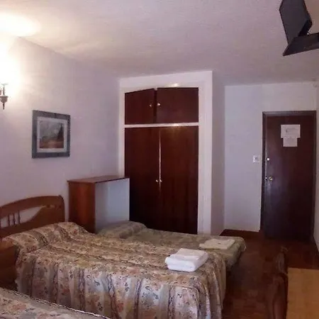 Πανσιόν Pineda 2*